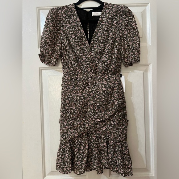 ASTR the Label Shirred Bottom Mini Dress Floral Short sleeve puff sleeve XS NWT - Picture 1 of 4